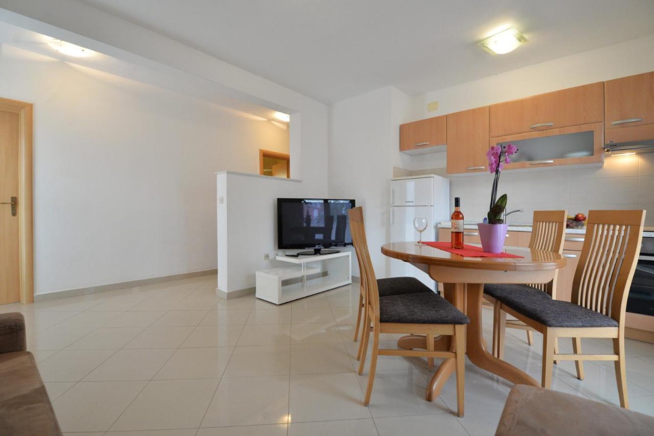Apartmani Vedrana, Murter Esterno foto