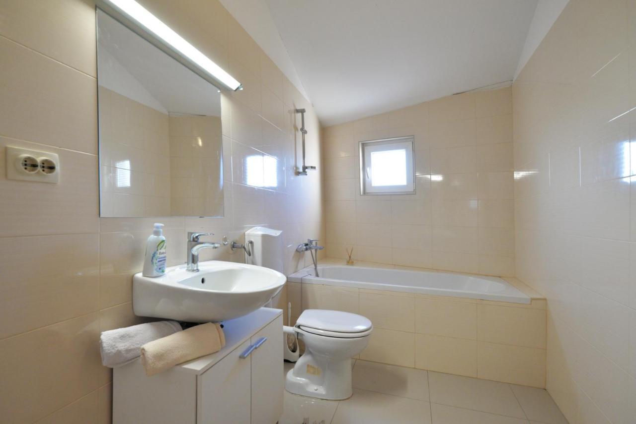 Apartmani Vedrana, Murter Esterno foto