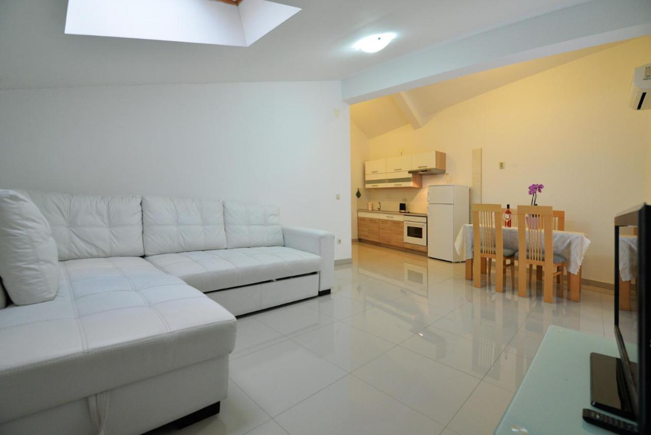 Apartmani Vedrana, Murter Esterno foto
