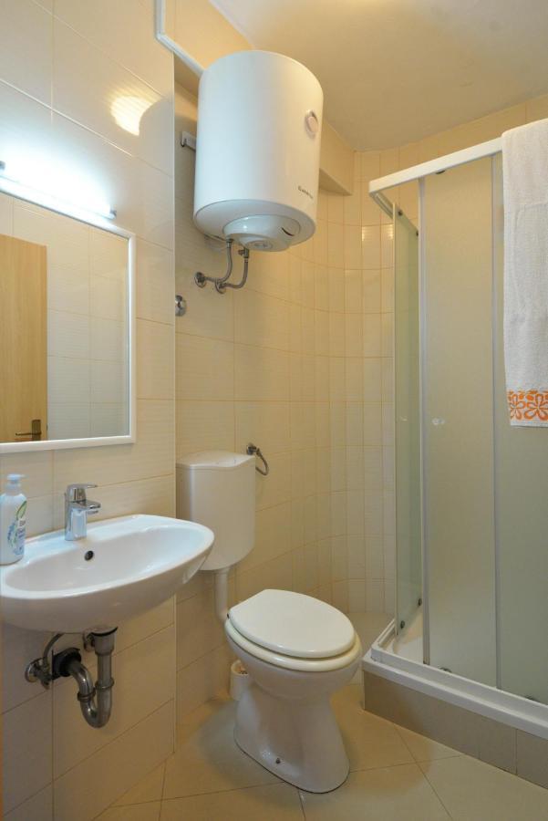 Apartmani Vedrana, Murter Esterno foto