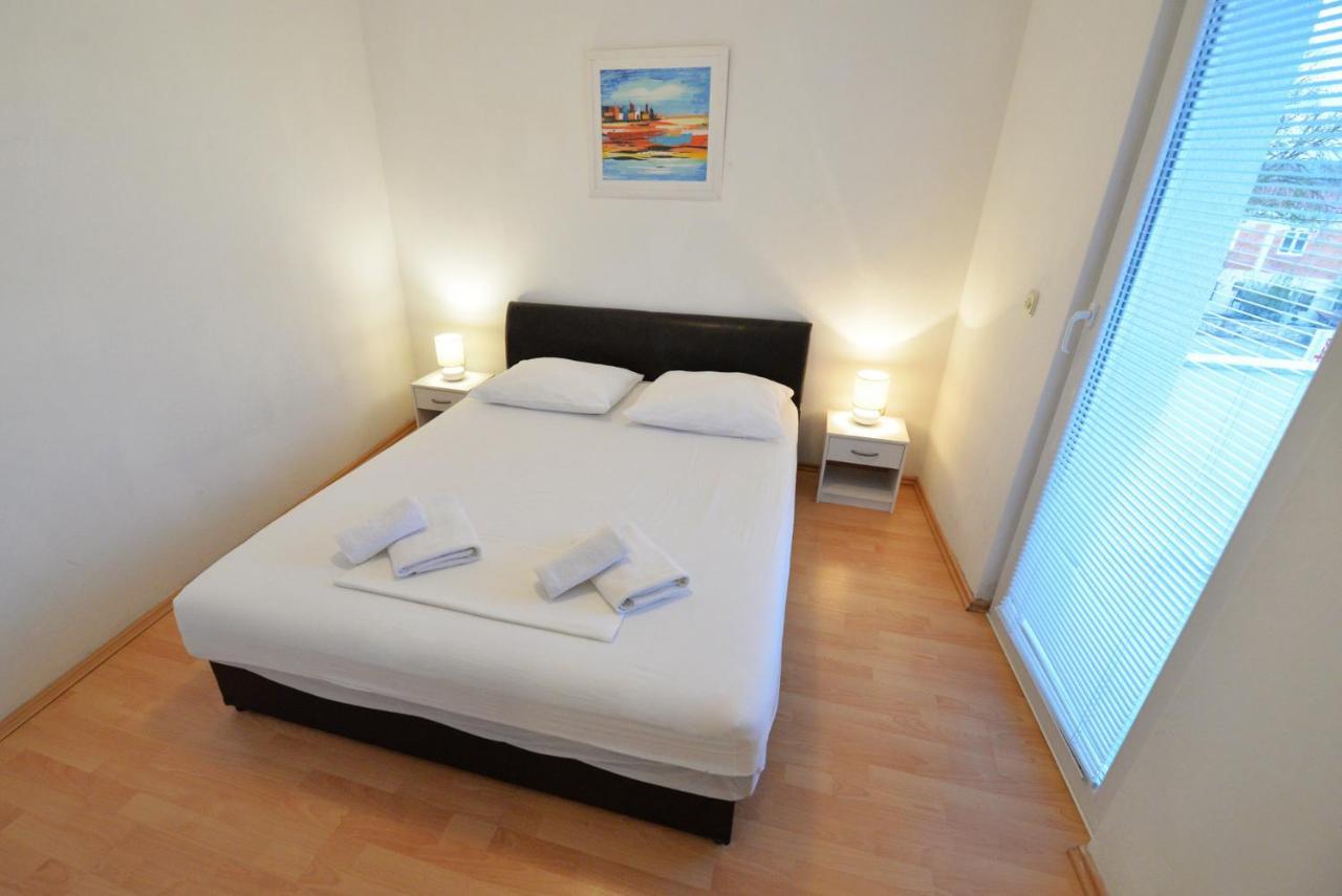 Apartmani Vedrana, Murter Esterno foto