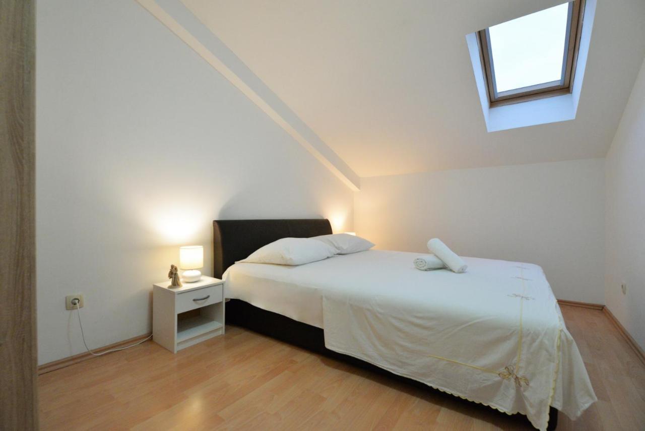 Apartmani Vedrana, Murter Esterno foto