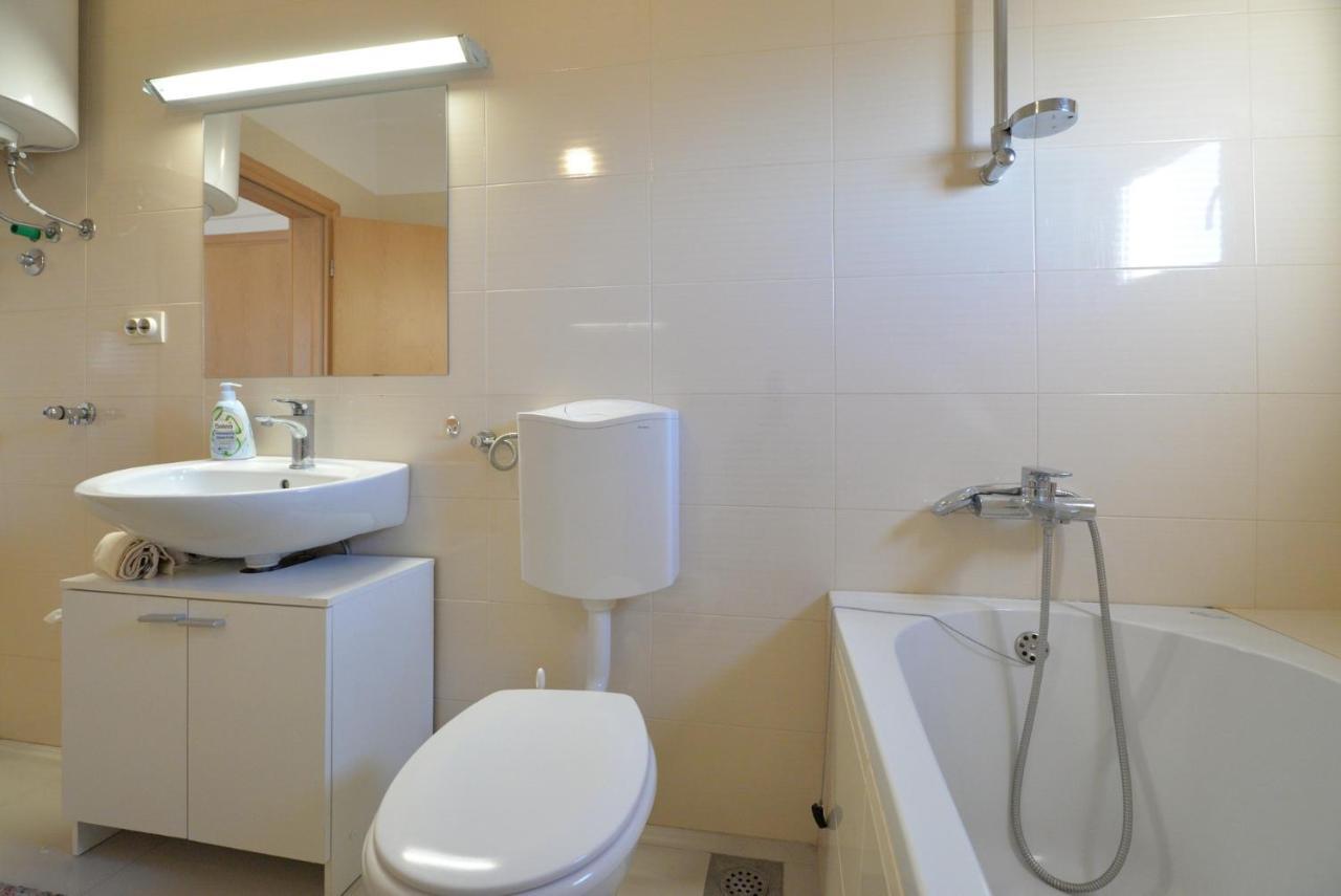 Apartmani Vedrana, Murter Esterno foto