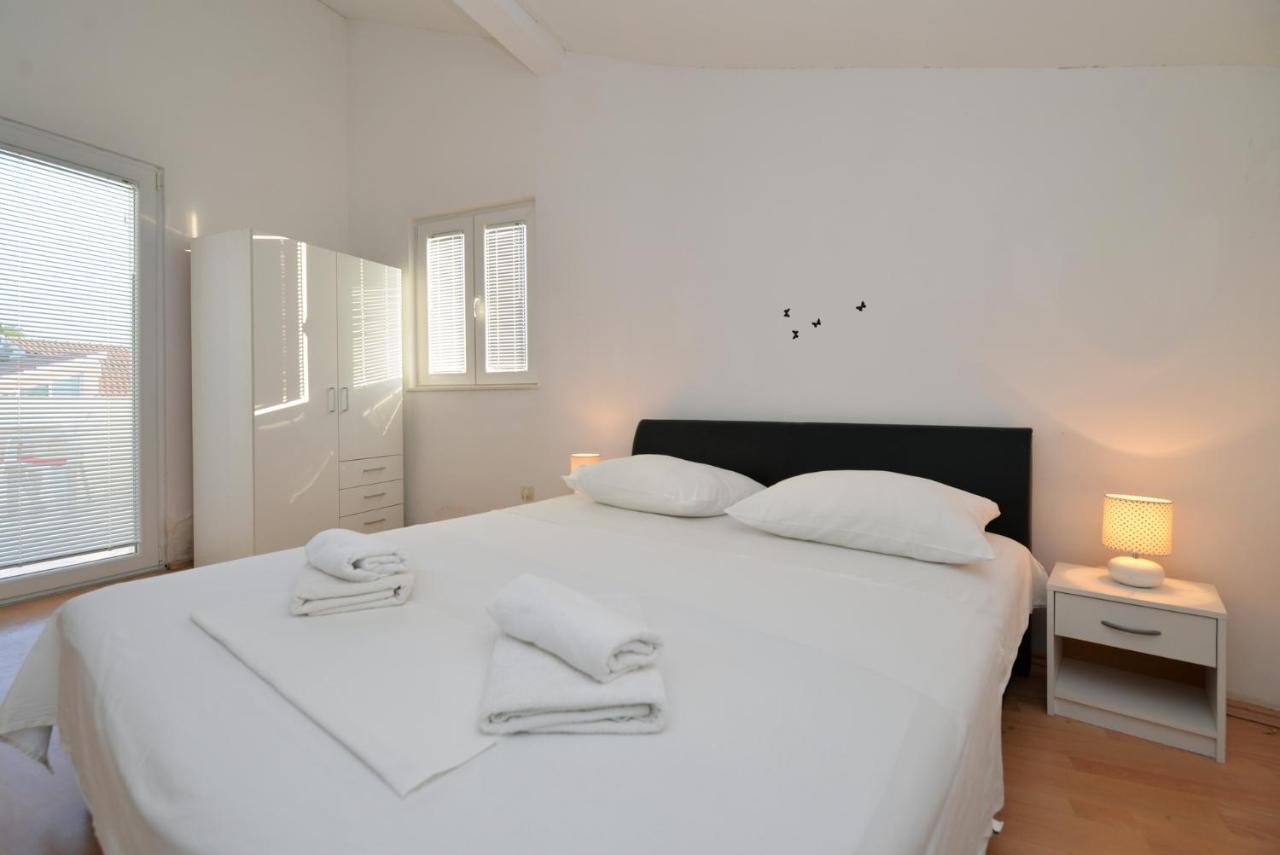 Apartmani Vedrana, Murter Esterno foto