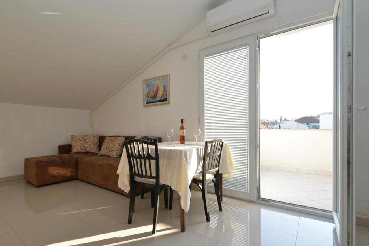 Apartmani Vedrana, Murter Esterno foto