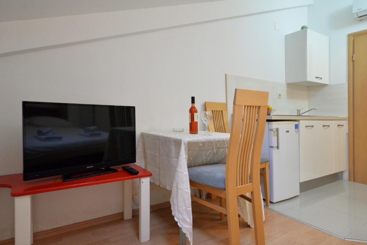 Apartmani Vedrana, Murter Esterno foto